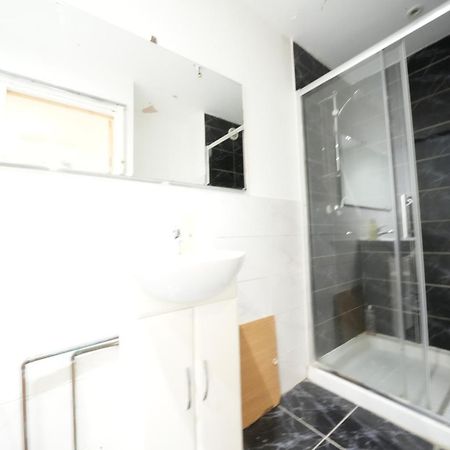 Airport Comfy Stay Harmondsworth Exteriör bild