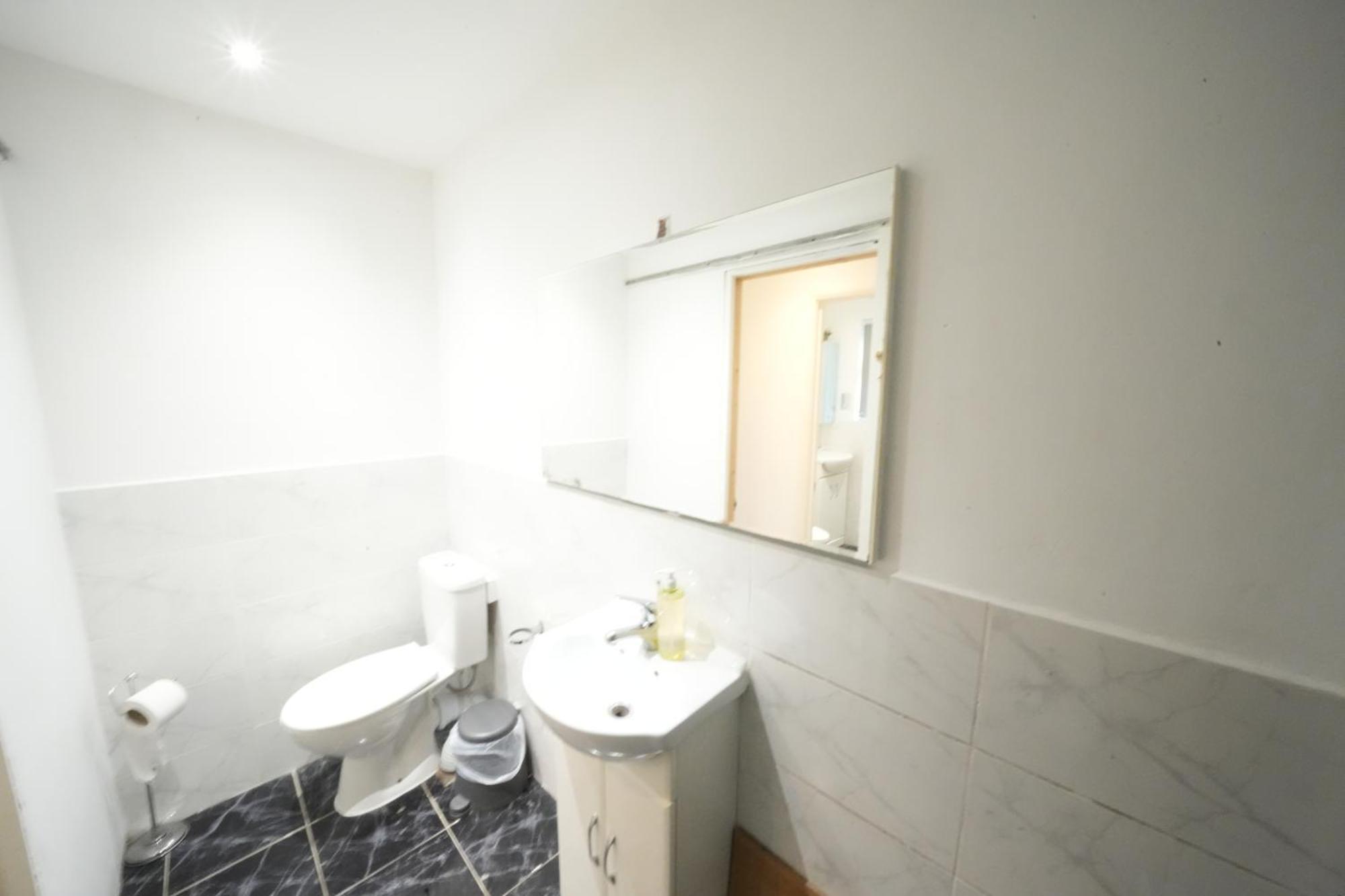Airport Comfy Stay Harmondsworth Exteriör bild