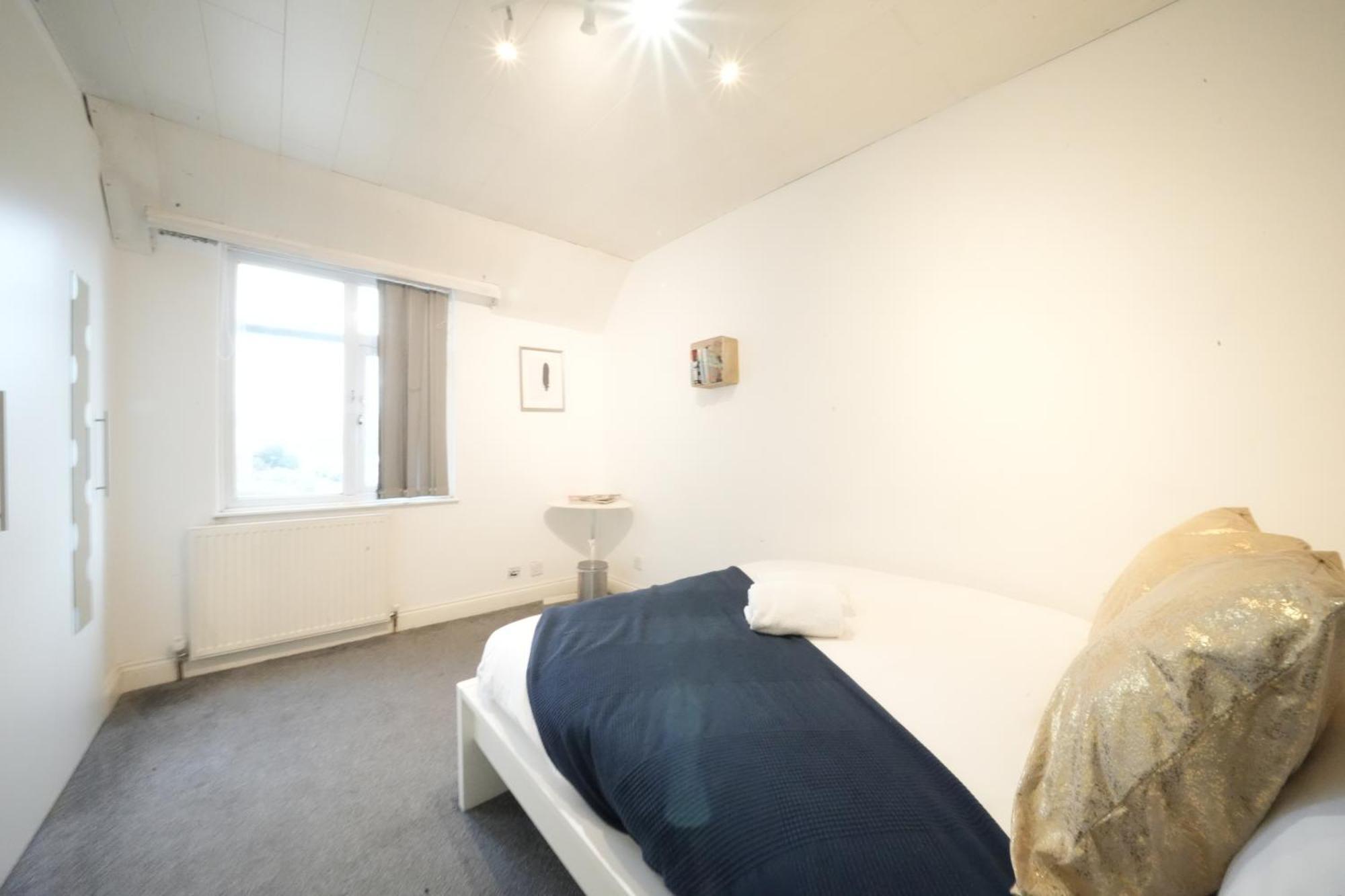 Airport Comfy Stay Harmondsworth Exteriör bild