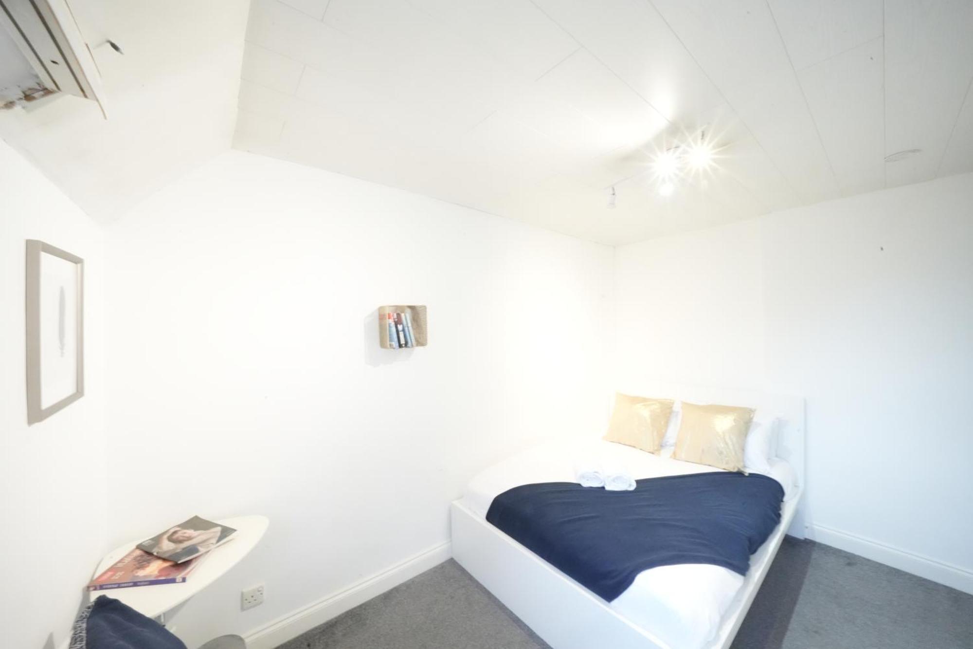 Airport Comfy Stay Harmondsworth Exteriör bild