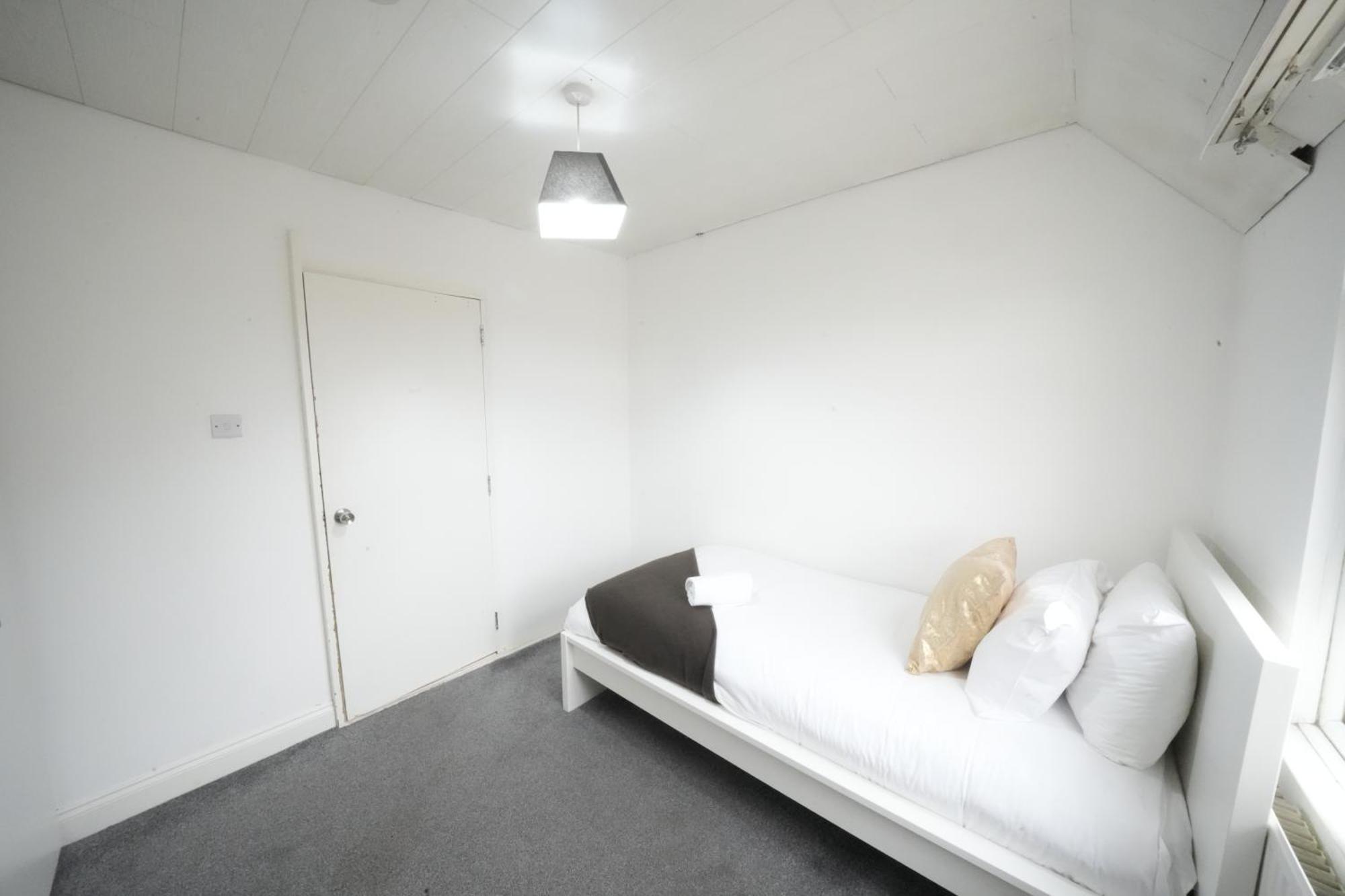 Airport Comfy Stay Harmondsworth Exteriör bild