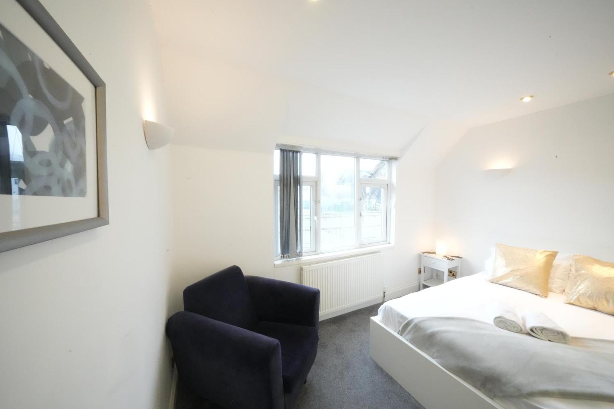 Airport Comfy Stay Harmondsworth Exteriör bild