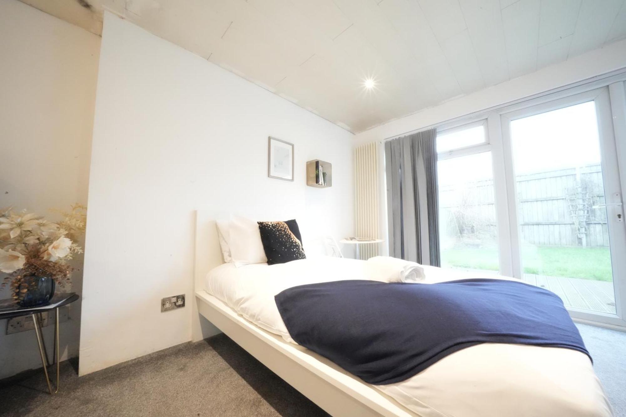 Airport Comfy Stay Harmondsworth Exteriör bild