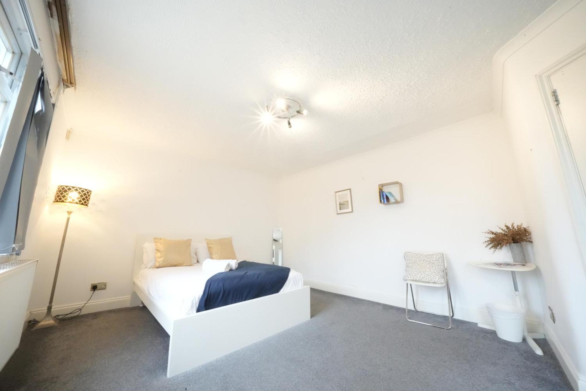 Airport Comfy Stay Harmondsworth Exteriör bild